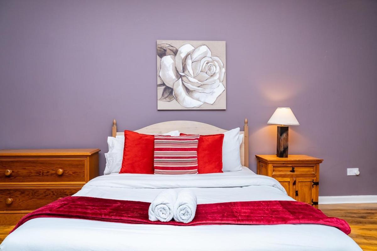 Hotel-style With Free Parking, Sleeps 4 EDI