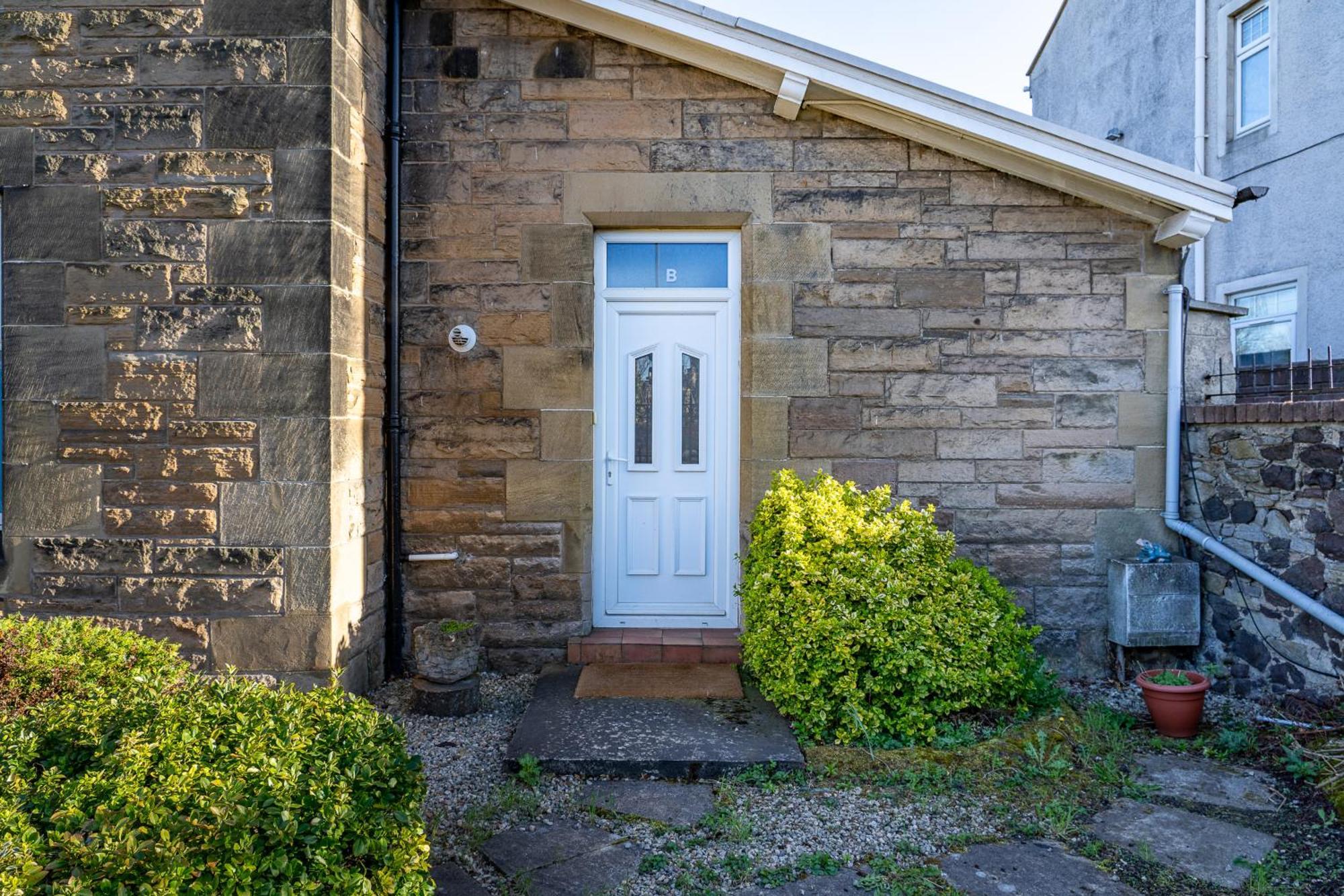 Hotel-style With Free Parking, Sleeps 4 EDI