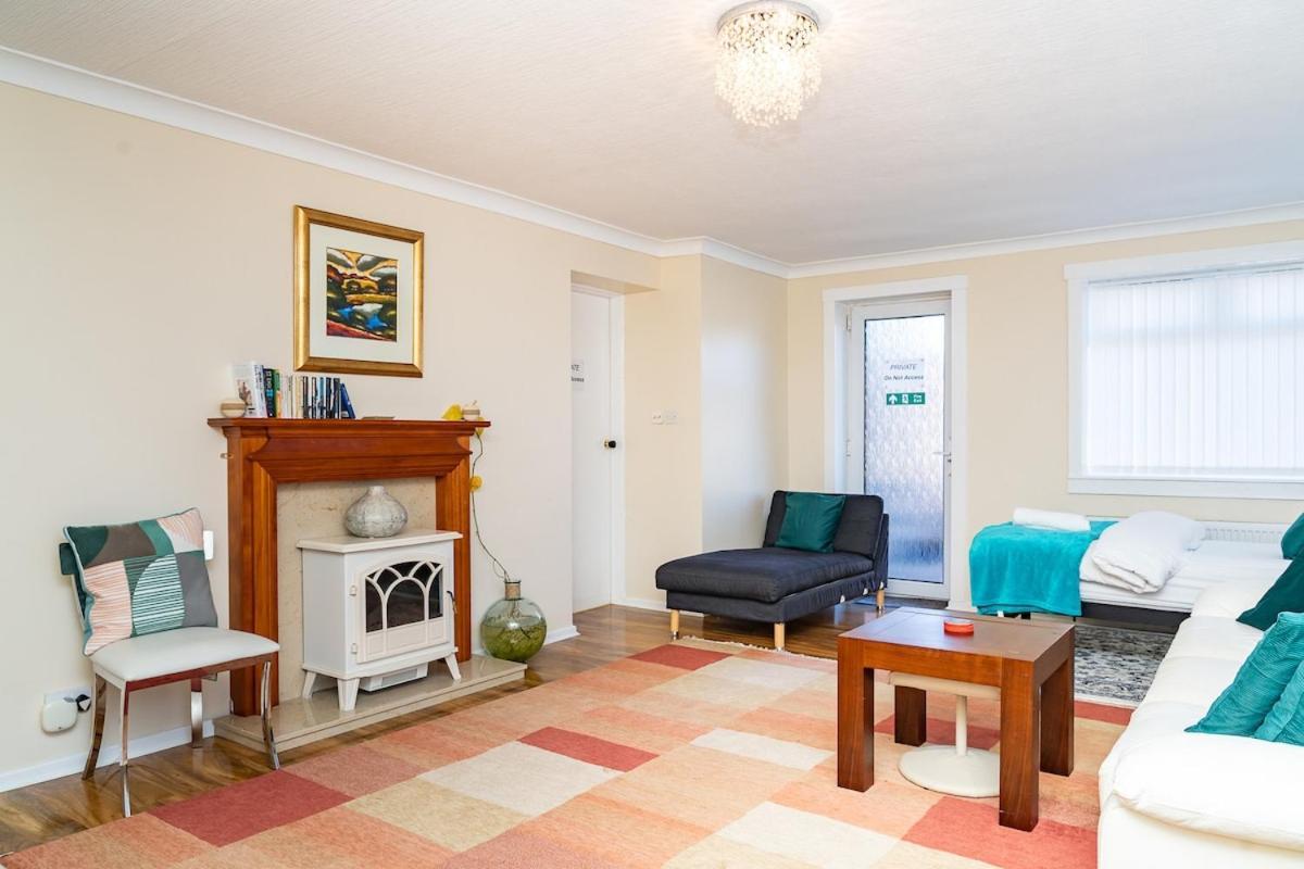 Apartment Hotel-style With Free Parking, Sleeps 4 *